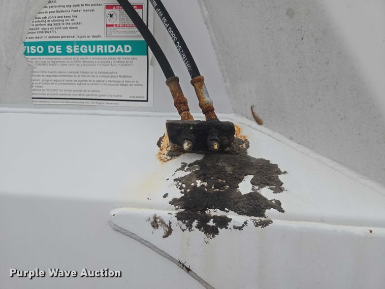 image for item EG8220 2012 Freightliner Business Class M2 refuse truck