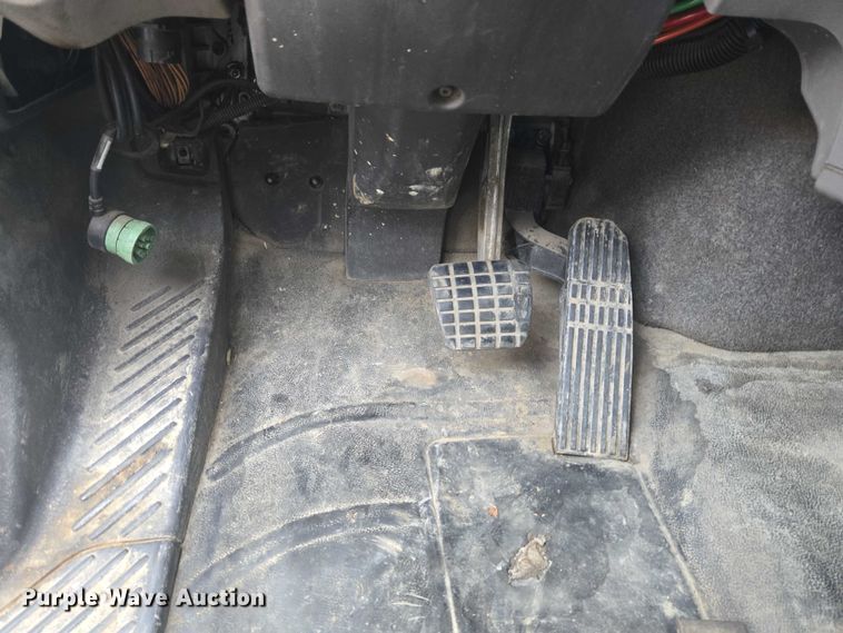 image for item EG8220 2012 Freightliner Business Class M2 refuse truck