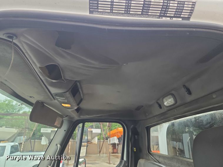 image for item EG8220 2012 Freightliner Business Class M2 refuse truck