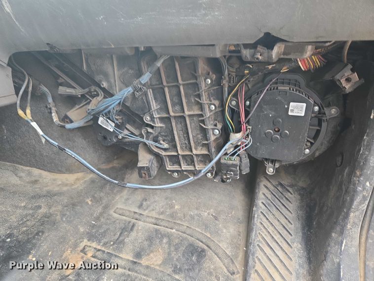 image for item EG8220 2012 Freightliner Business Class M2 refuse truck