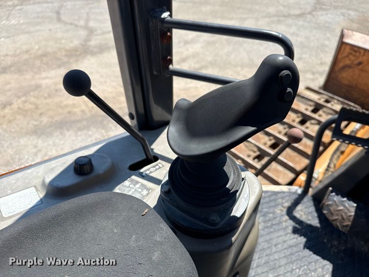 image for item EG8222 2007 Case 850K Series II dozer