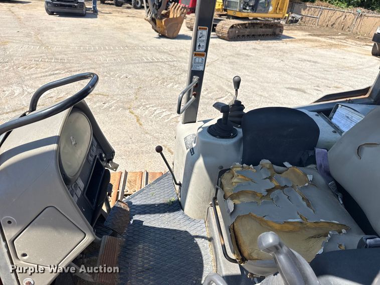 image for item EG8223 2006 Case 850K Series II dozer