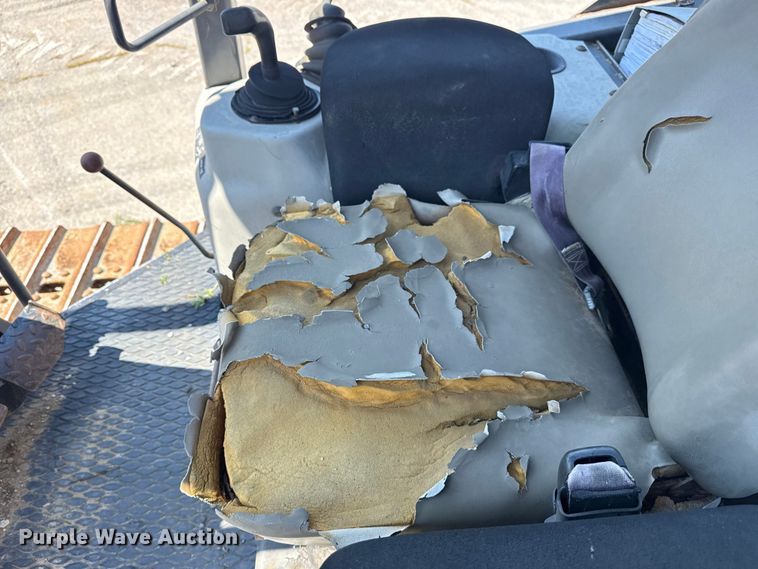 image for item EG8223 2006 Case 850K Series II dozer