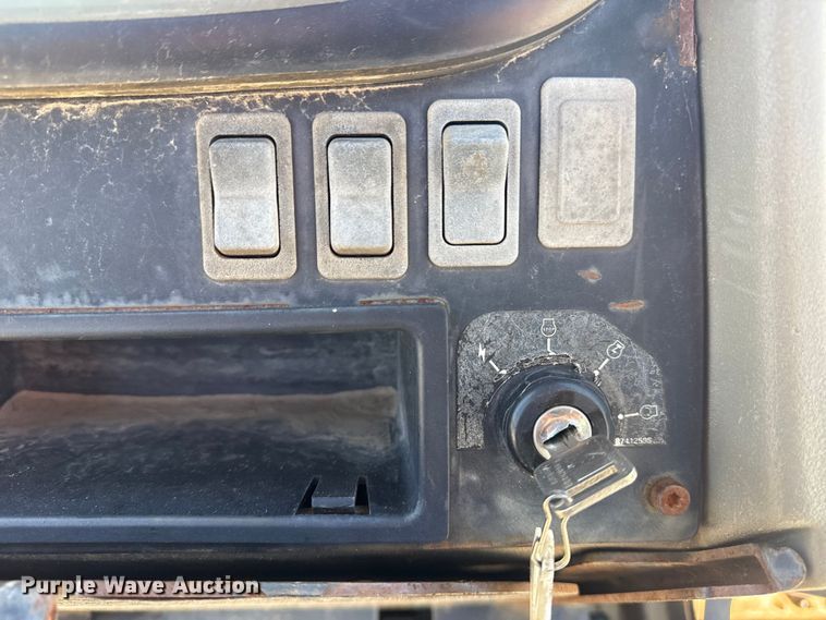 image for item EG8223 2006 Case 850K Series II dozer