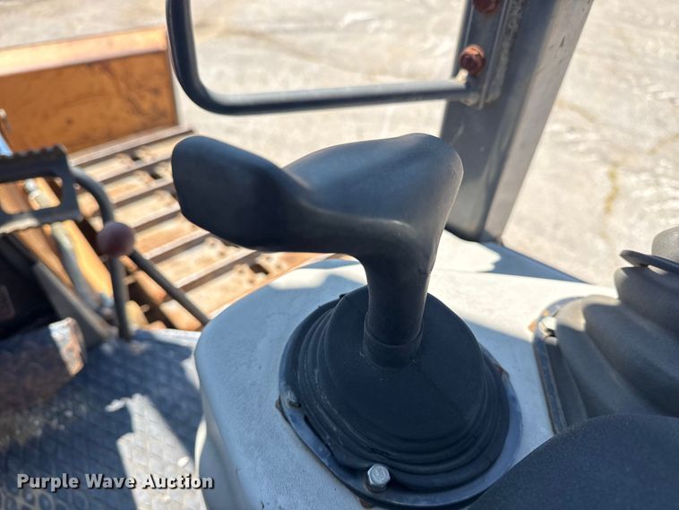 image for item EG8223 2006 Case 850K Series II dozer