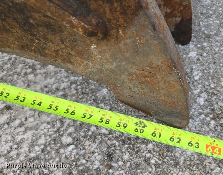 image for item EG8224 2009 John Deere 200D LC excavator