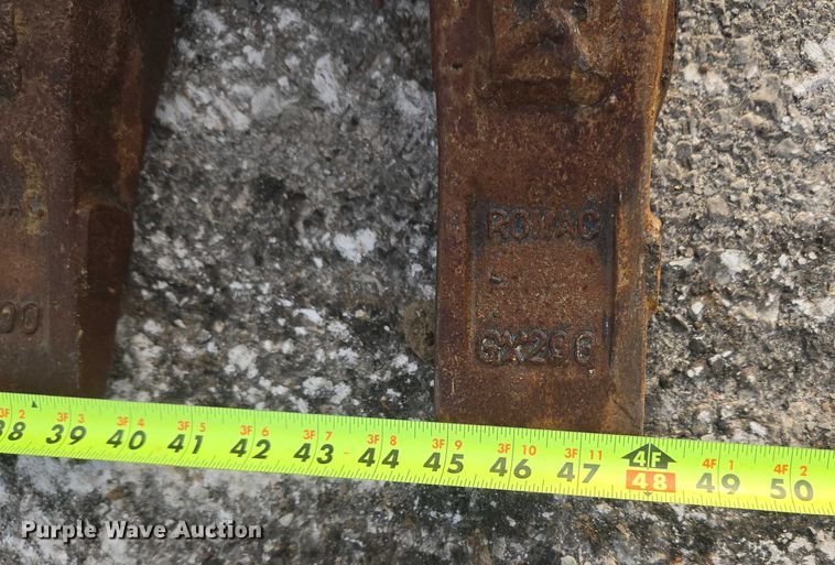 image for item EG8224 2009 John Deere 200D LC excavator