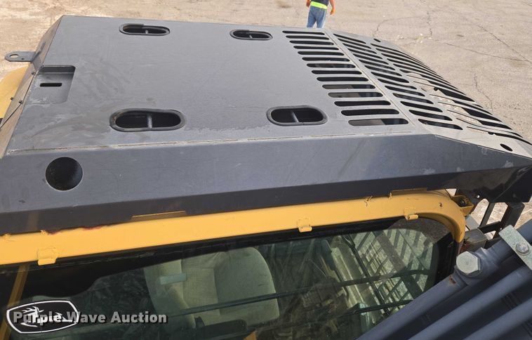 image for item EG8224 2009 John Deere 200D LC excavator