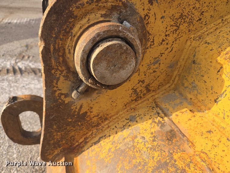 image for item EG8224 2009 John Deere 200D LC excavator