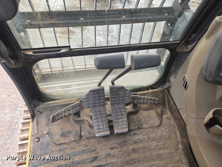 image for item EG8224 2009 John Deere 200D LC excavator
