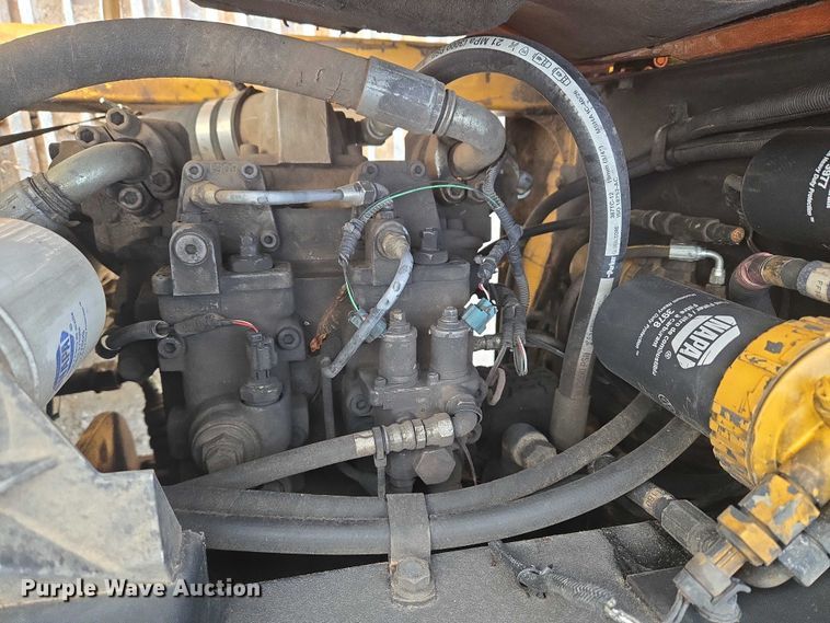 image for item EG8224 2009 John Deere 200D LC excavator