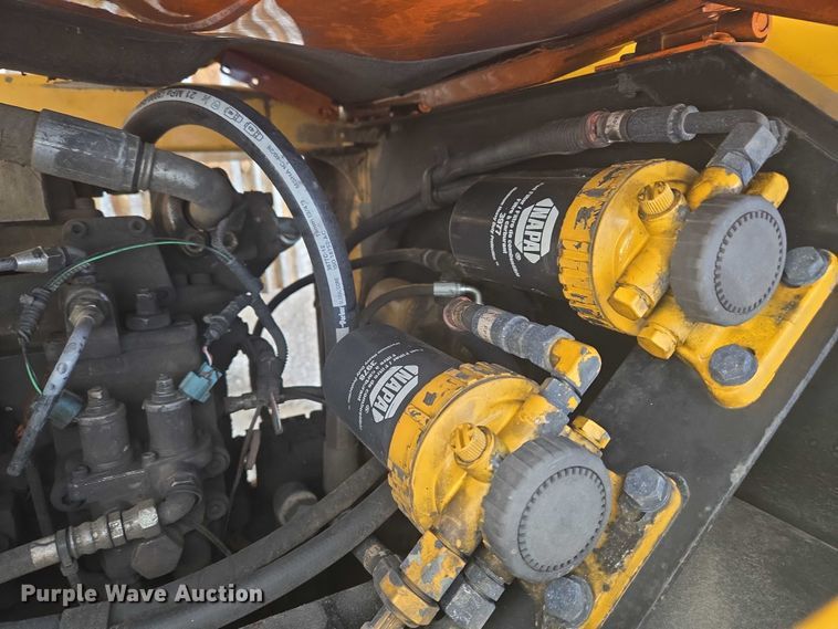 image for item EG8224 2009 John Deere 200D LC excavator