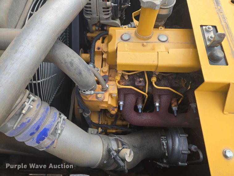 image for item EG8224 2009 John Deere 200D LC excavator