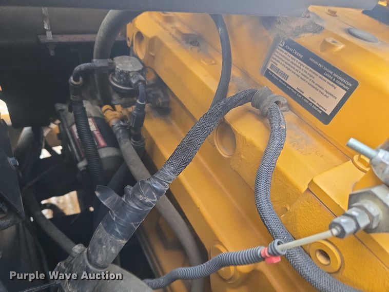 image for item EG8224 2009 John Deere 200D LC excavator