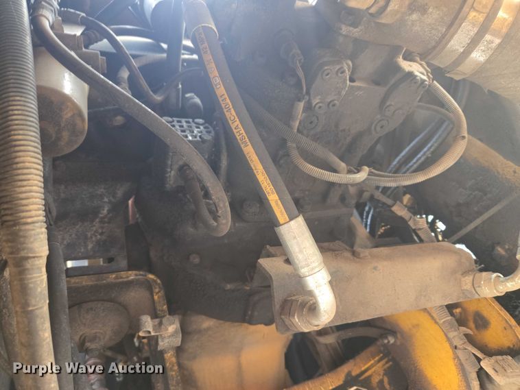 image for item EG8224 2009 John Deere 200D LC excavator