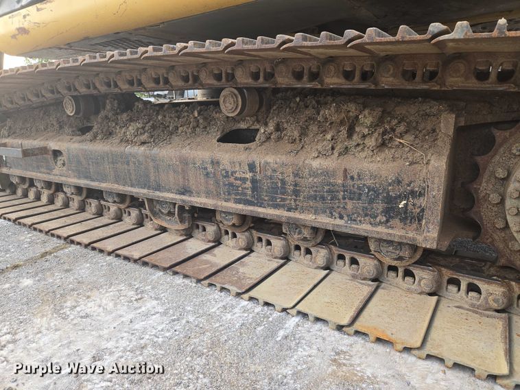 image for item EG8224 2009 John Deere 200D LC excavator