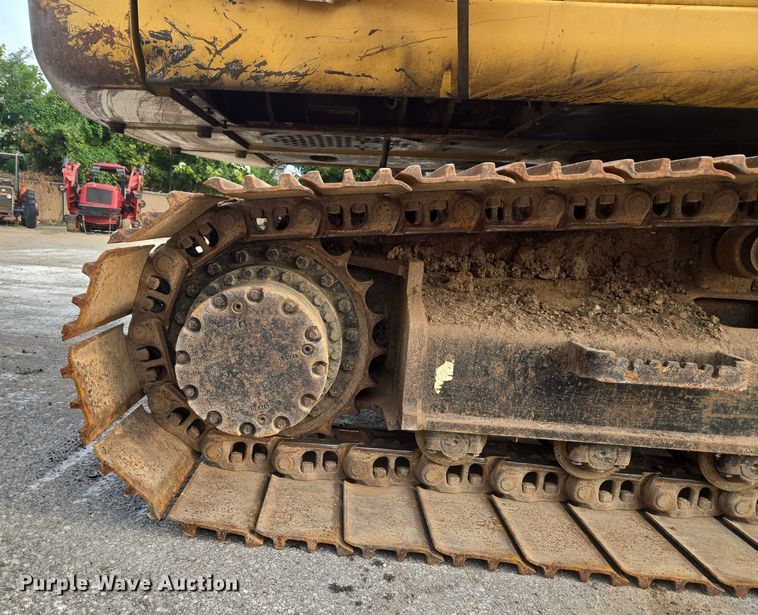 image for item EG8224 2009 John Deere 200D LC excavator