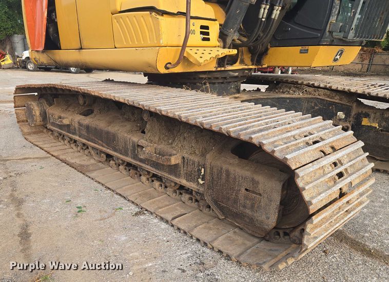 image for item EG8224 2009 John Deere 200D LC excavator