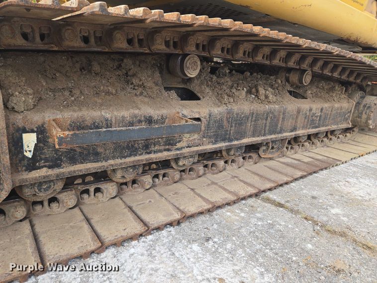 image for item EG8224 2009 John Deere 200D LC excavator