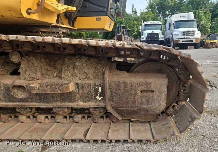 image for item EG8224 2009 John Deere 200D LC excavator