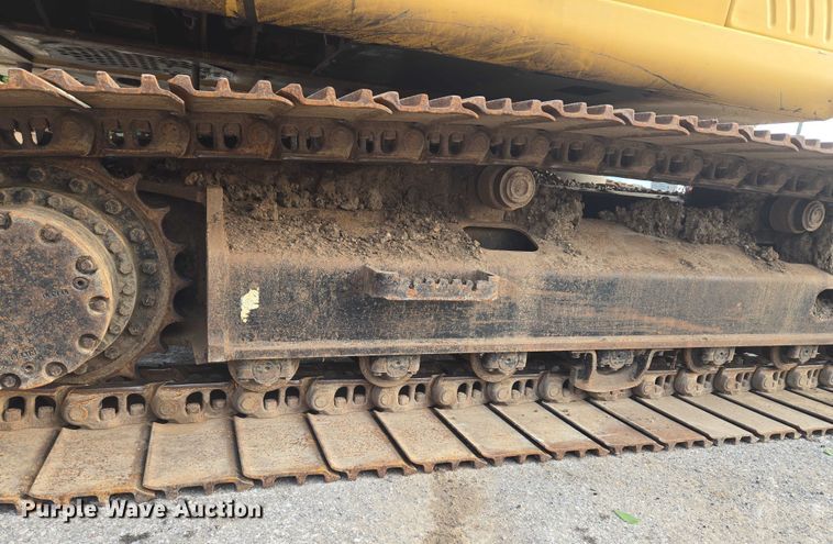 image for item EG8224 2009 John Deere 200D LC excavator