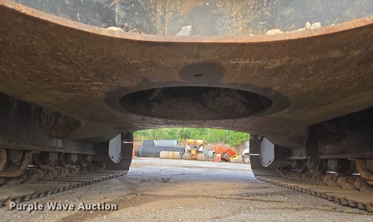 image for item EG8224 2009 John Deere 200D LC excavator