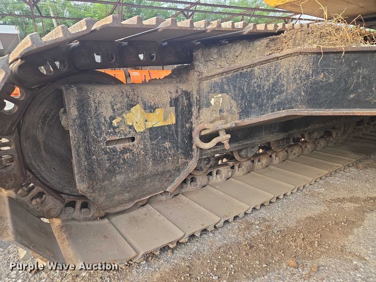 image for item EG8224 2009 John Deere 200D LC excavator