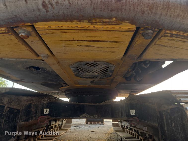 image for item EG8224 2009 John Deere 200D LC excavator