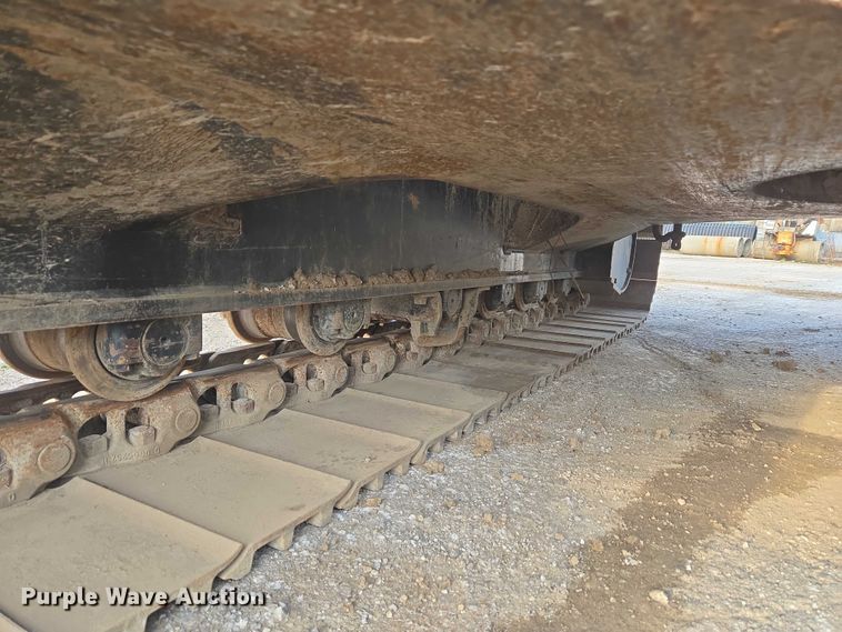 image for item EG8224 2009 John Deere 200D LC excavator