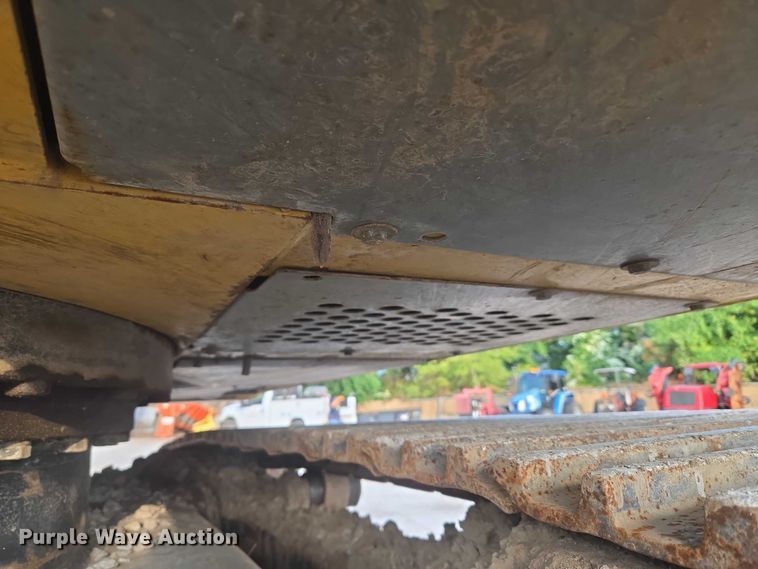 image for item EG8224 2009 John Deere 200D LC excavator