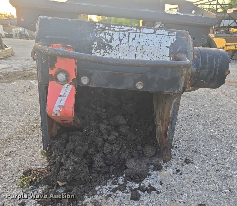 image for item EG8225 Bobcat Drop Hammer skid steer breaker