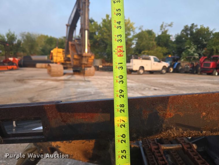 image for item EG8225 Bobcat Drop Hammer skid steer breaker