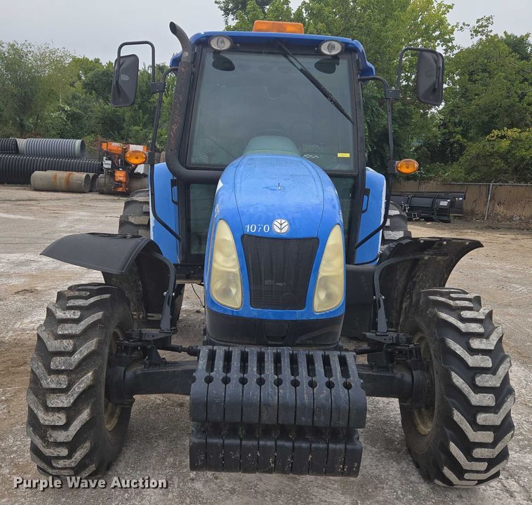 image for item EG8229 2010 New Holland T5060 MFWD tractor