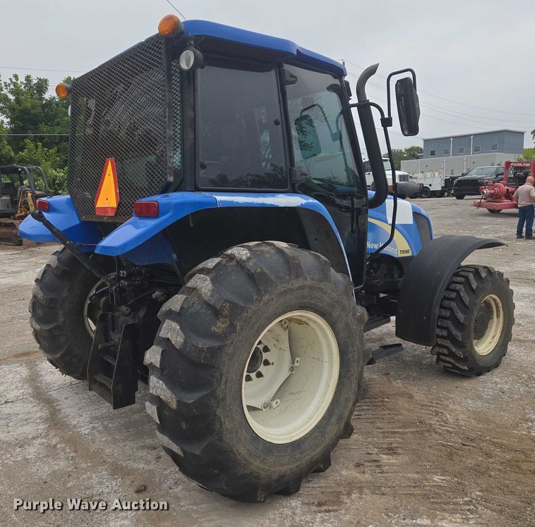 image for item EG8229 2010 New Holland T5060 MFWD tractor