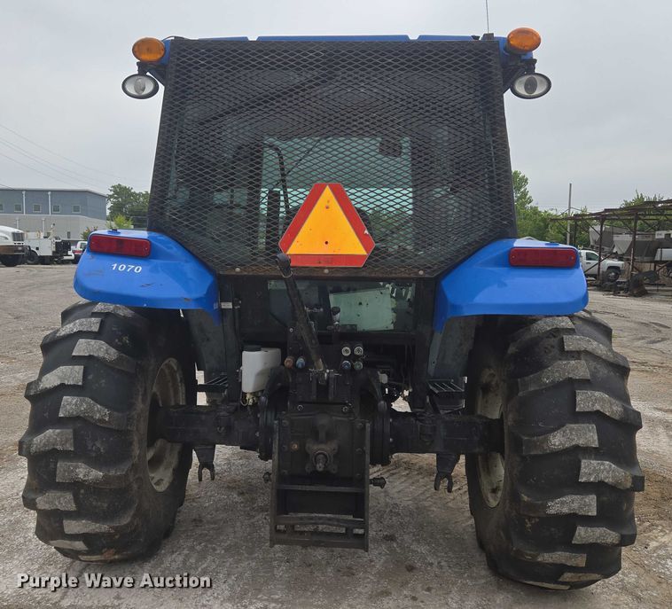 image for item EG8229 2010 New Holland T5060 MFWD tractor