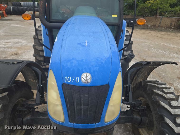 image for item EG8229 2010 New Holland T5060 MFWD tractor