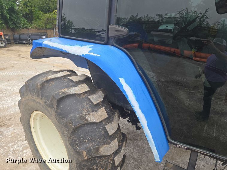 image for item EG8229 2010 New Holland T5060 MFWD tractor