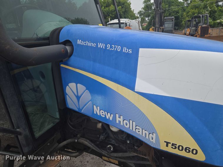 image for item EG8229 2010 New Holland T5060 MFWD tractor