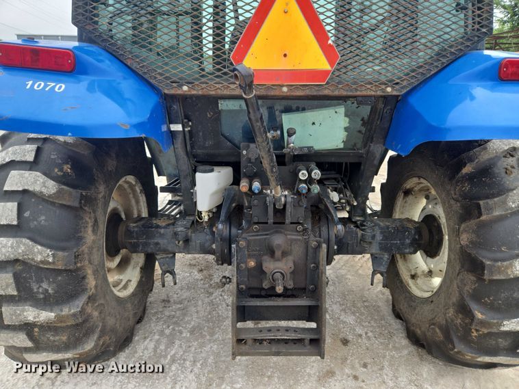 image for item EG8229 2010 New Holland T5060 MFWD tractor