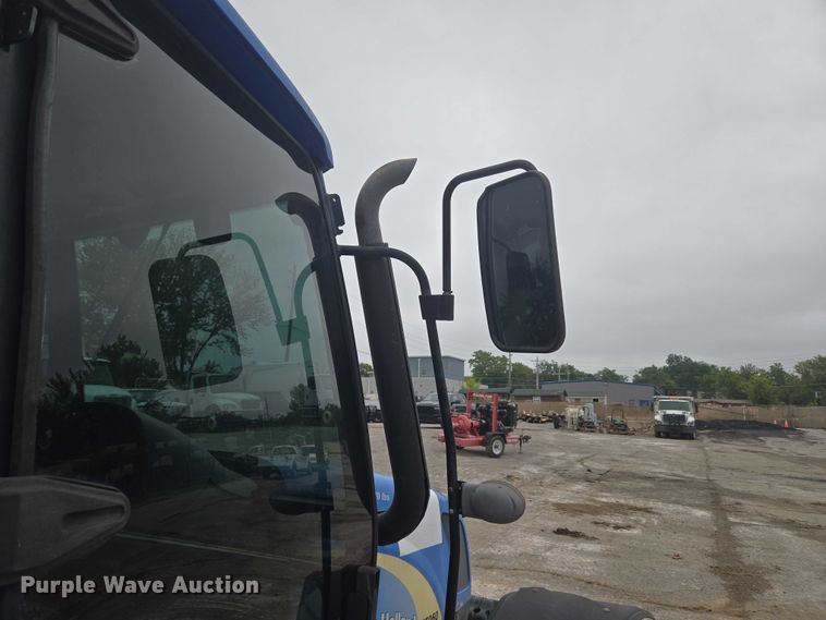 image for item EG8229 2010 New Holland T5060 MFWD tractor