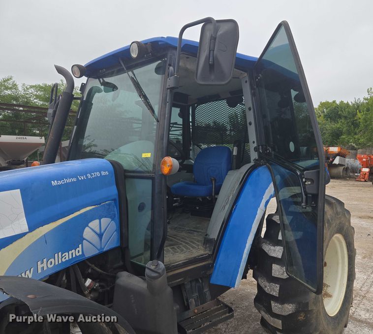 image for item EG8229 2010 New Holland T5060 MFWD tractor