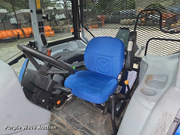 image for item EG8229 2010 New Holland T5060 MFWD tractor