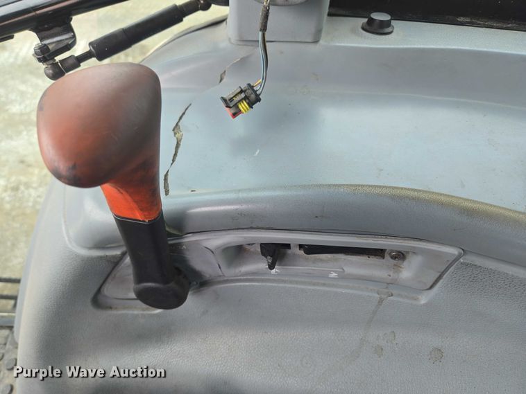 image for item EG8229 2010 New Holland T5060 MFWD tractor