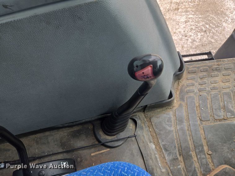 image for item EG8229 2010 New Holland T5060 MFWD tractor