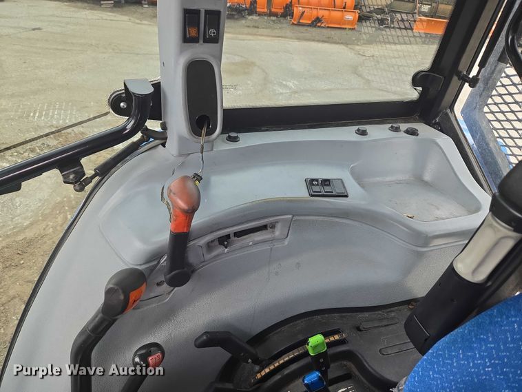 image for item EG8229 2010 New Holland T5060 MFWD tractor