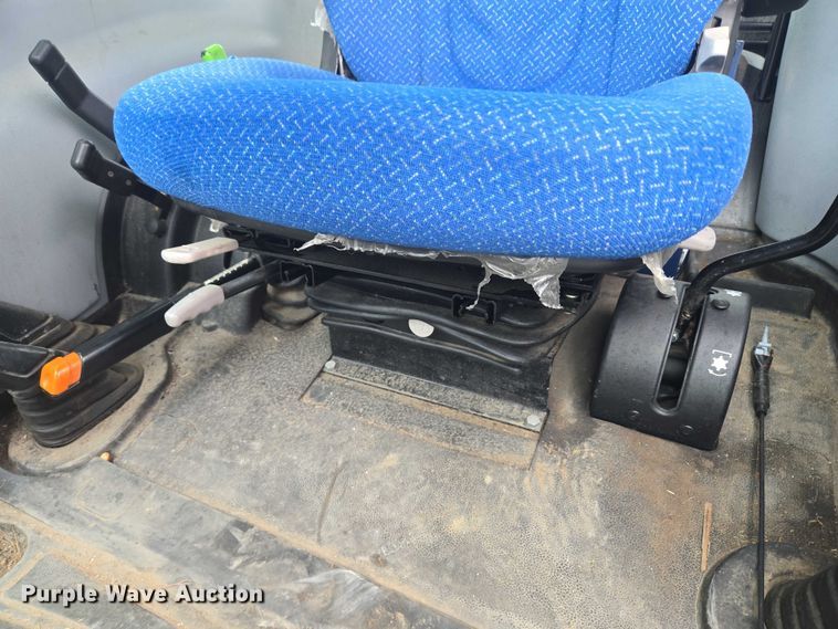 image for item EG8229 2010 New Holland T5060 MFWD tractor