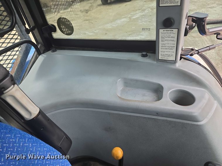 image for item EG8229 2010 New Holland T5060 MFWD tractor