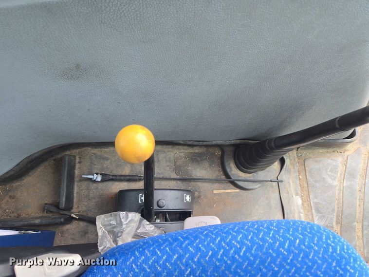 image for item EG8229 2010 New Holland T5060 MFWD tractor