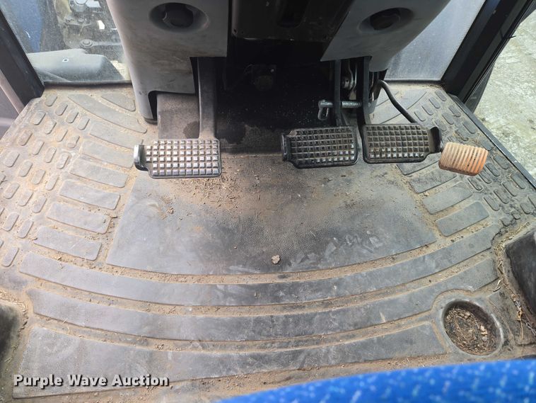 image for item EG8229 2010 New Holland T5060 MFWD tractor