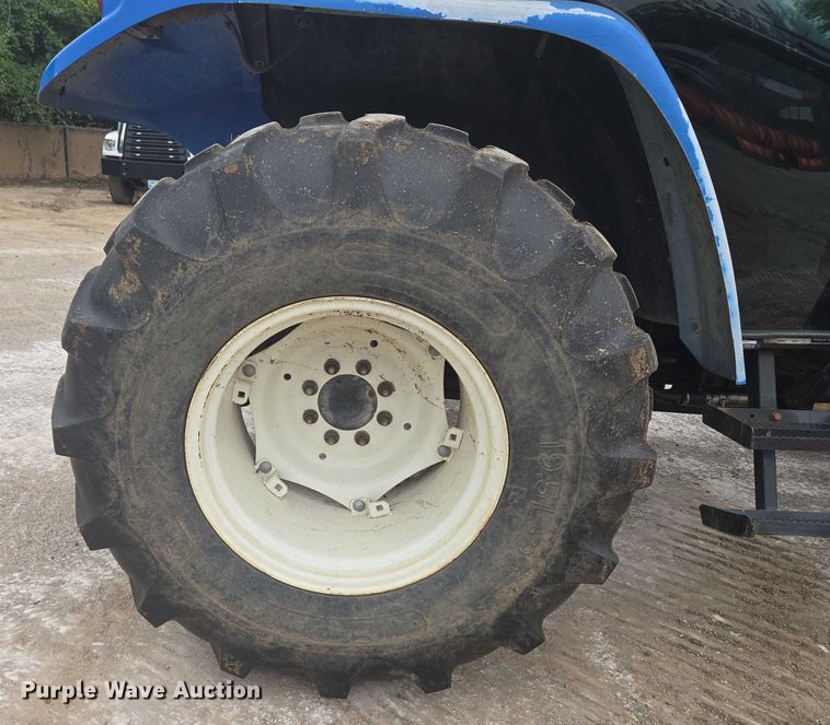 image for item EG8229 2010 New Holland T5060 MFWD tractor